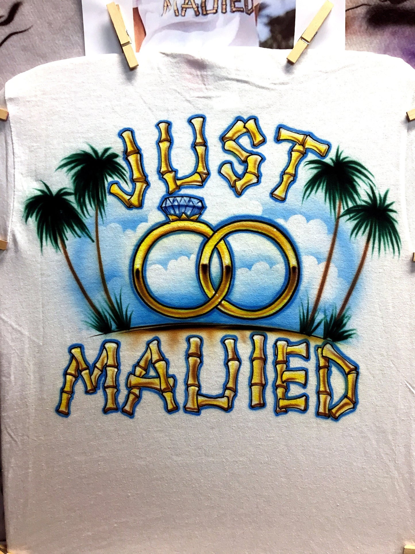 Airbrush T-shirt - Just Mauied - Wedding bands